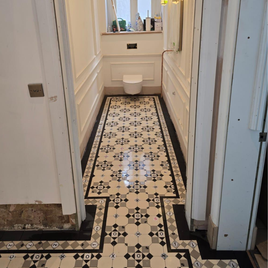 Victorian floor bathroom 