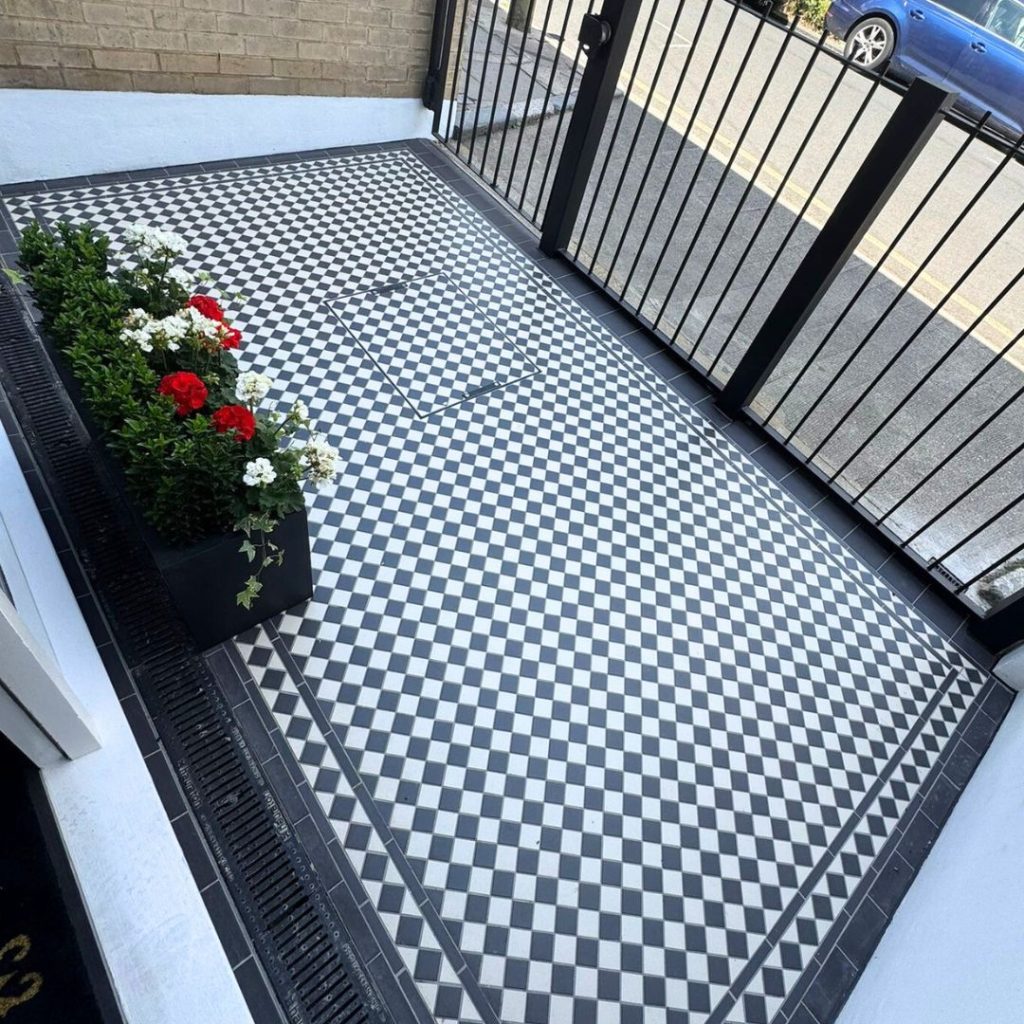 Exterior tiled entrance way 